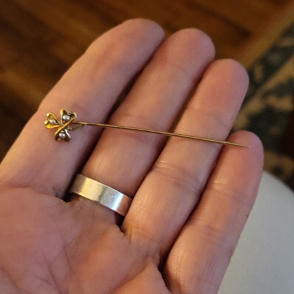 14k Gold Clover Stick Pin - Picture 2 of 4